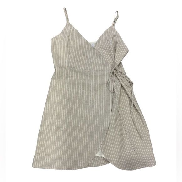 Linen Lux Wrap Dress - Picture 1 of 3